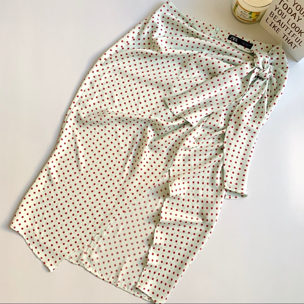 SOLD Polka dot Zara midi skirt